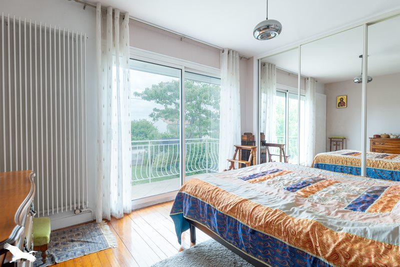 Vente Maison Pérignac - 6 pièces -174 m² - (17800)