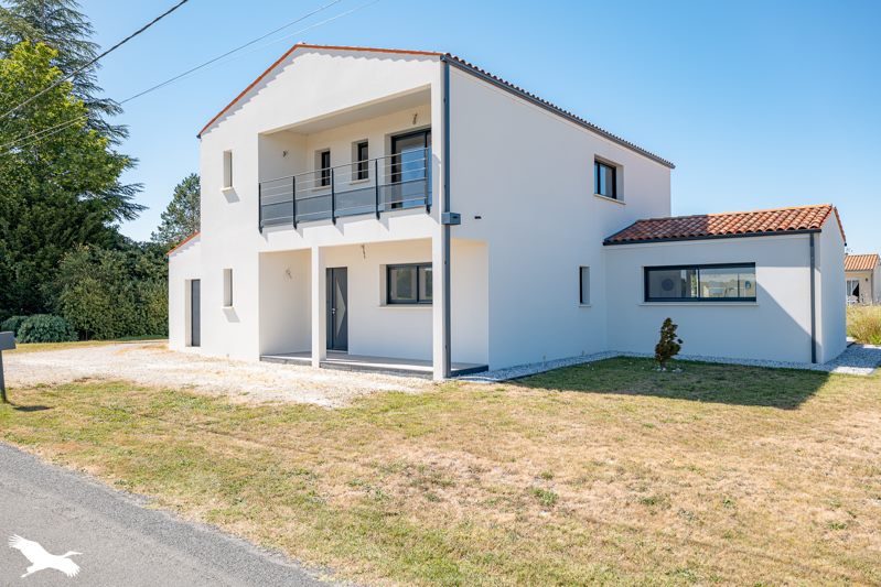 Vente Maison ROUFFIAC - 6 pièces -203 m² - (17800)