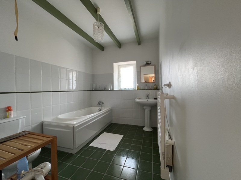 Vente Maison SALIGNAC SUR CHARENTE - 5 pièces -209 m² - (17800)
