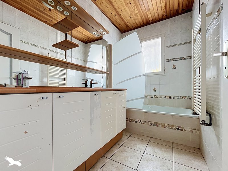 Vente Maison RIOUX - 5 pièces -94 m² - (17460)