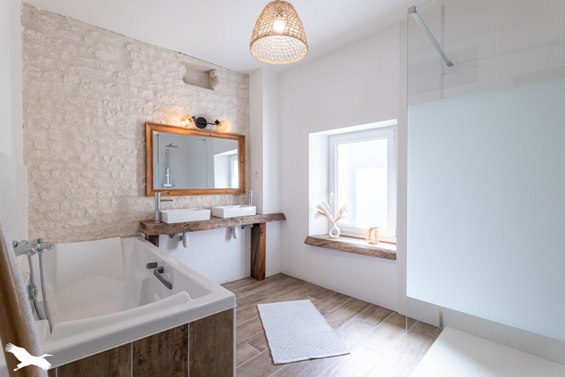 Vente Maison MONTILS - 7 pièces -158 m² - (17800)