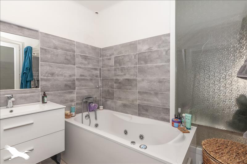 Vente Maison MONTPEYROUX - 4 pièces -103 m² - (34150)