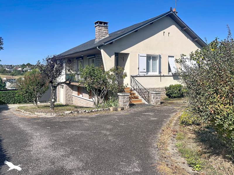 Maison 8 pièces 163 m² · à Naves · 163 m² · 159 900 €