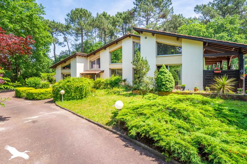 Vente Maison CESTAS - 7 pièces -265 m² - (33610)