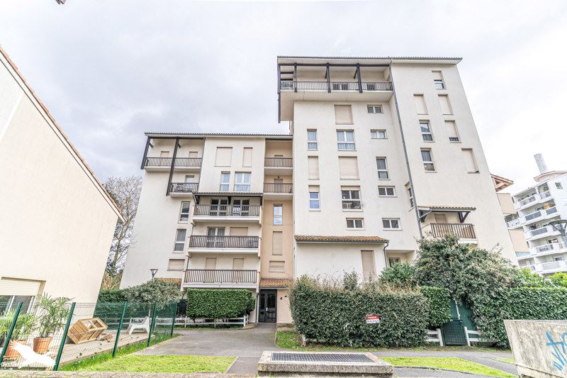 Vente Appartement BORDEAUX - 2 pièces -53 m² - (33000)