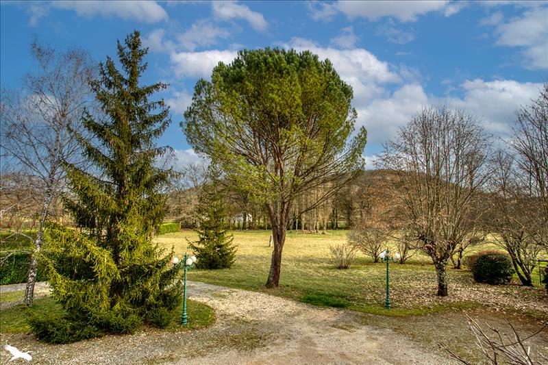 Vente Maison CONCORES - 12 pièces -260 m² - (46310)