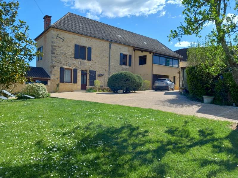 Vente Maison GOURDON - 7 pièces -185 m² - (46300)