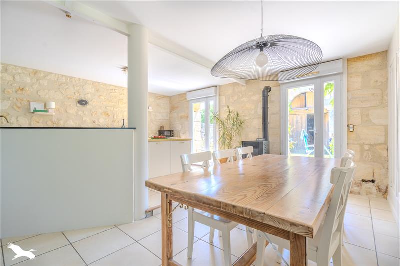 Vente Maison ST JULIEN BEYCHEVELLE - 6 pièces -160 m² - (33250)