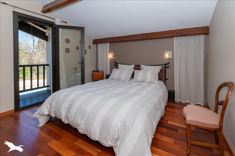 Vente Maison ST SAUVEUR - 6 pièces -140 m² - (33250)