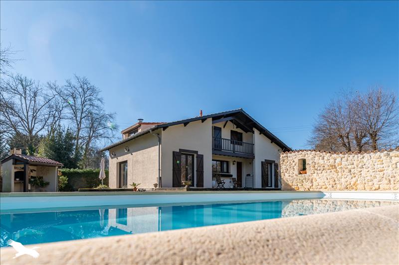 Vente Maison ST SAUVEUR - 6 pièces -140 m² - (33250)
