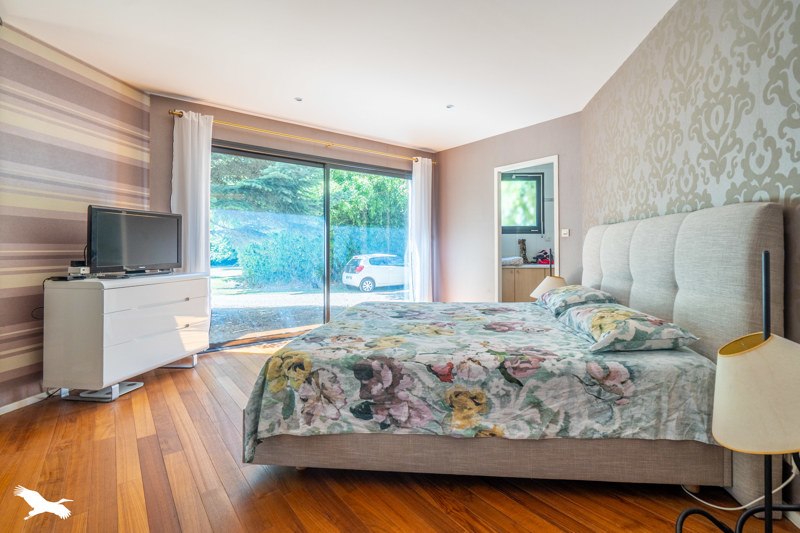 Vente Maison VENDAYS MONTALIVET - 8 pièces -300 m² - (33930)