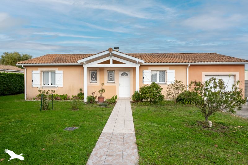 Vente Maison CUSSAC FORT MEDOC - 4 pièces -120 m² - (33460)
