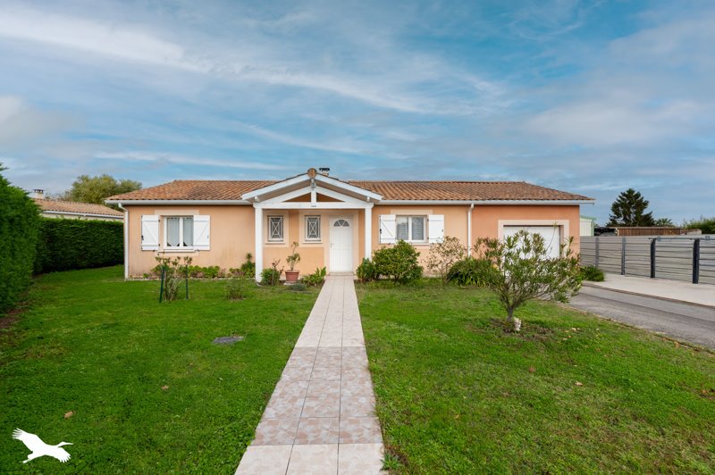 Vente Maison CUSSAC FORT MEDOC - 4 pièces -120 m² - (33460)