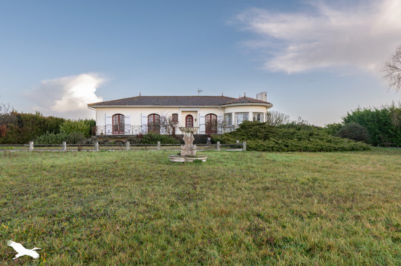 Vente Maison ST SEURIN DE CADOURNE - 5 pièces -175 m² - (33180)