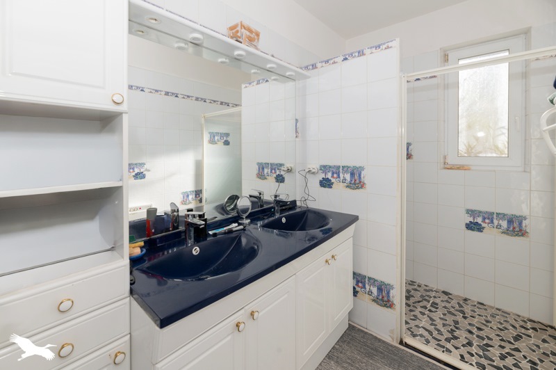 Vente Maison CUSSAC FORT MEDOC - 5 pièces -275 m² - (33460)