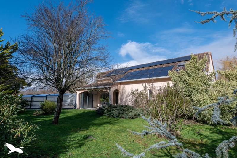 Vente Maison CUSSAC FORT MEDOC - 5 pièces -275 m² - (33460)