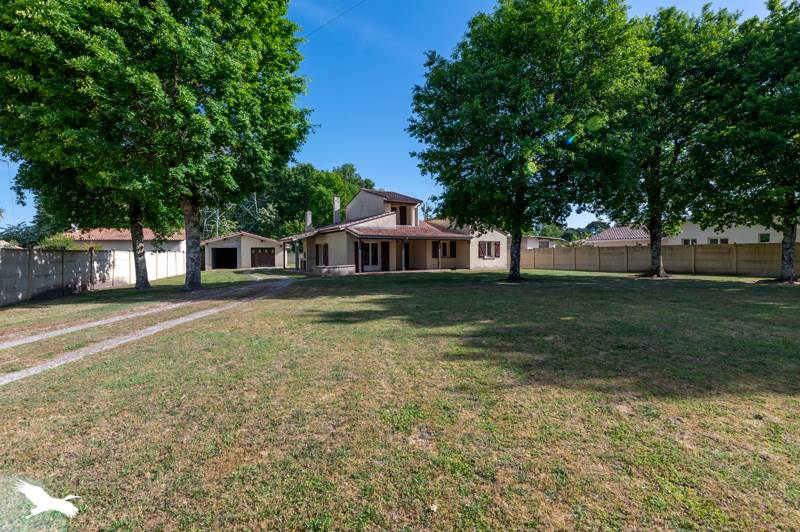 Vente Maison ST SAUVEUR - 4 pièces -106 m² - (33250)