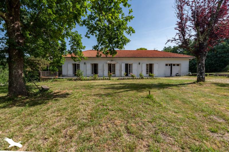 Vente Maison ST SAUVEUR - 5 pièces -100 m² - (33250)