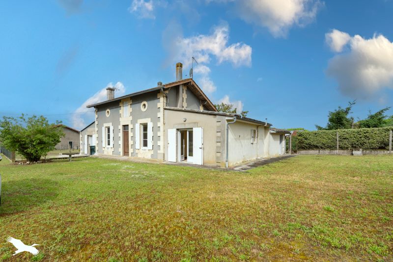 Vente Maison ST SEURIN DE CADOURNE - 6 pièces -150 m² - (33180)