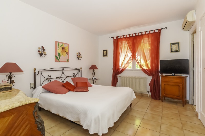 Vente Maison BOUJAN SUR LIBRON - 6 pièces -221 m² - (34760)