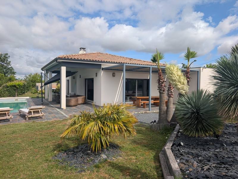 Vente Maison FREGOUVILLE - 5 pièces -143 m² - (32490)