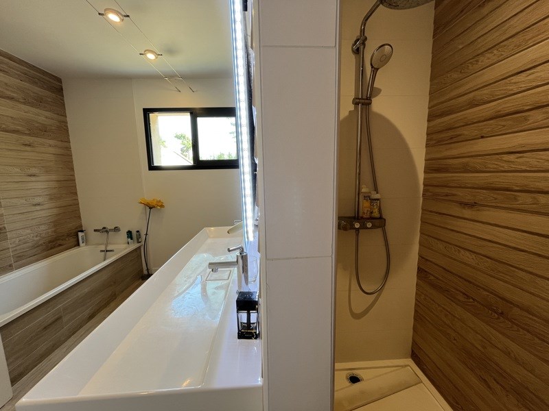 Vente Maison CAMBLANES ET MEYNAC - 4 pièces -144 m² - (33360)