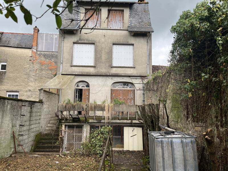 Immeuble 367 m² · à Thiviers · 367 m² · 108 600 €