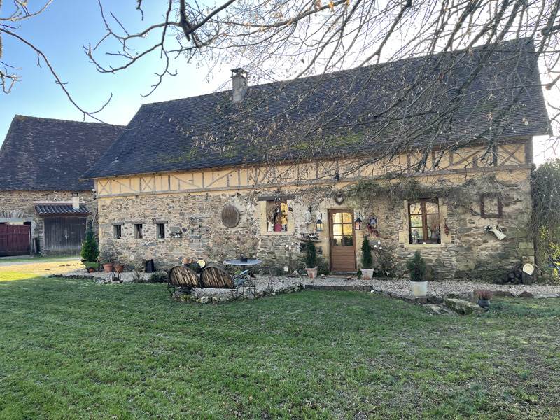 Vente Maison NANTHIAT - 5 pièces -146 m² - (24800)
