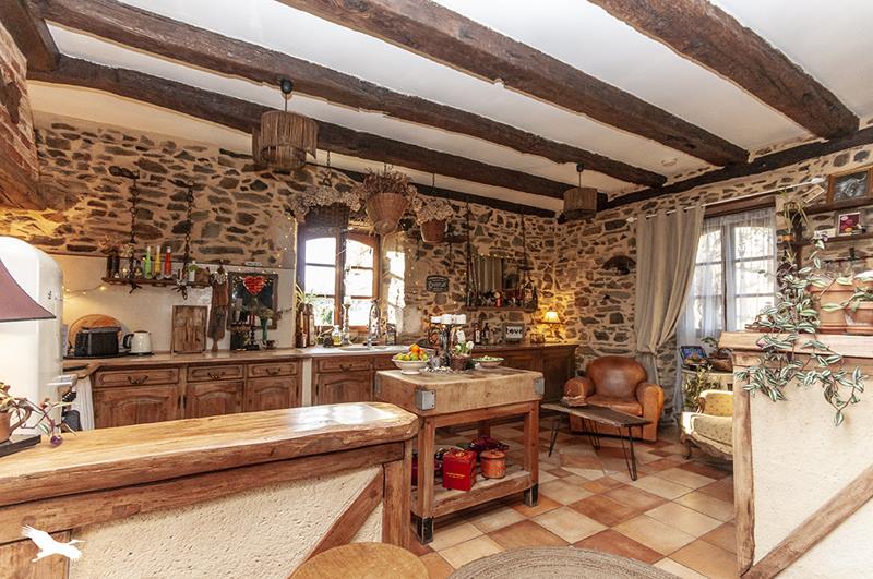 Vente Maison NANTHIAT - 5 pièces -146 m² - (24800)