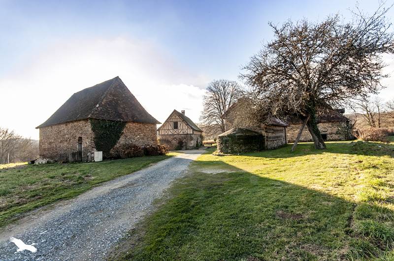 Vente Maison NANTHIAT - 5 pièces -146 m² - (24800)