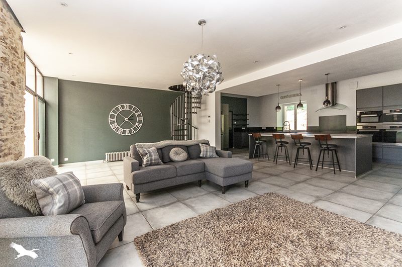 Vente Maison NANTHIAT - 8 pièces -378 m² - (24800)