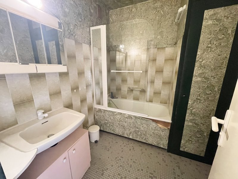 Vente Appartement AUBERGENVILLE - 5 pièces -90 m² - (78410)