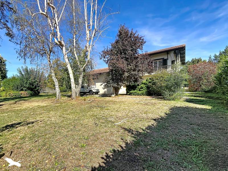 Vente Maison BIGANOS - 5 pièces -210 m² - (33380)
