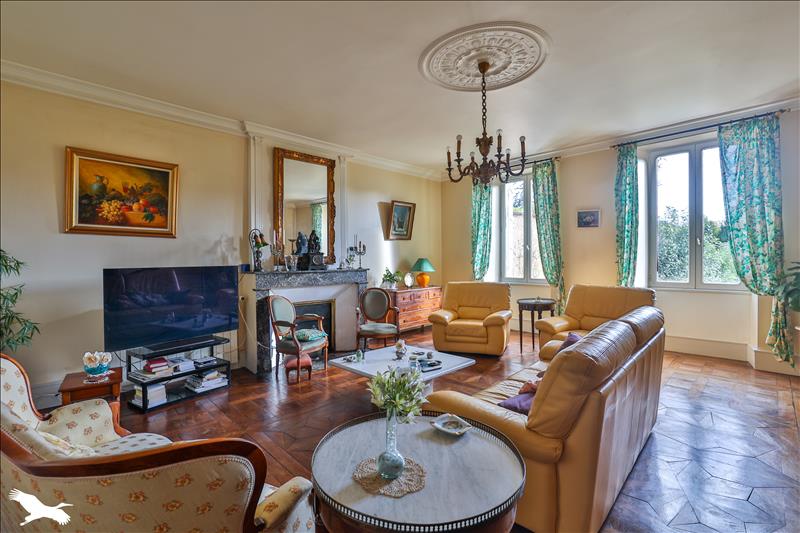 Vente Maison BARBEZIEUX ST HILAIRE - 13 pièces -345 m² - (16300)