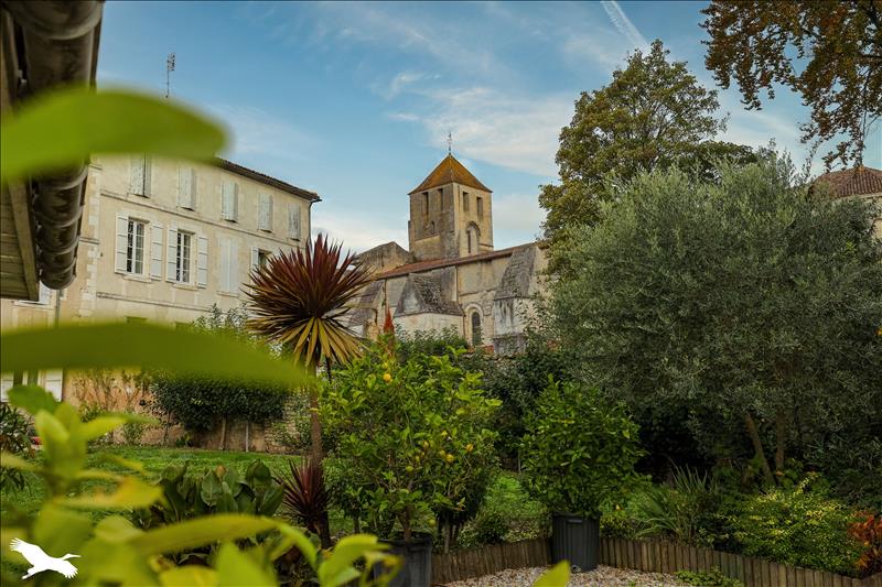 Vente Maison BARBEZIEUX ST HILAIRE - 13 pièces -345 m² - (16300)