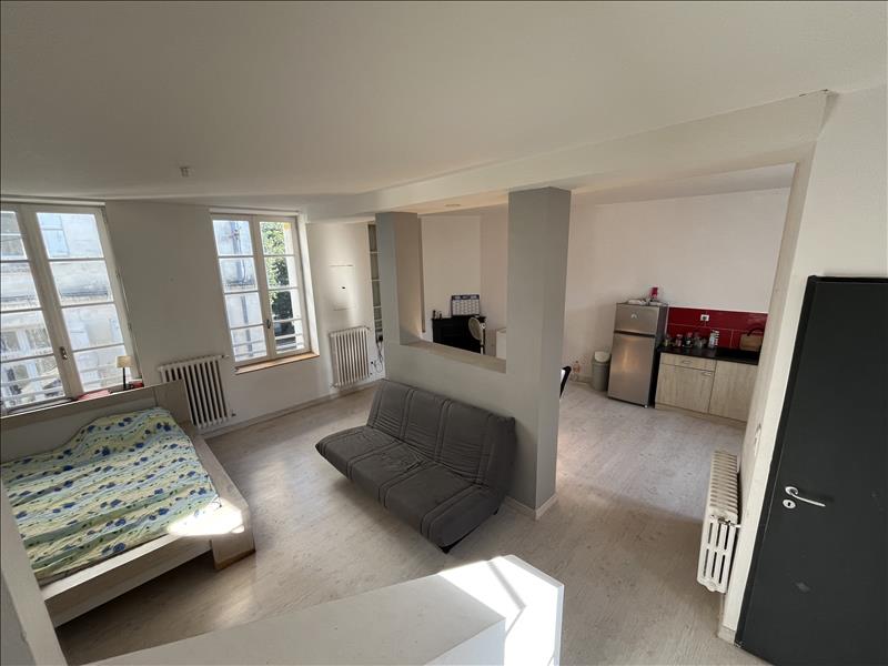 Vente Immeuble Barbezieux-Saint-Hilaire - -  155 m² - (16300)