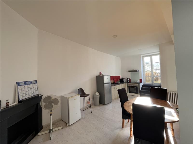 Vente Immeuble Barbezieux-Saint-Hilaire - -  155 m² - (16300)