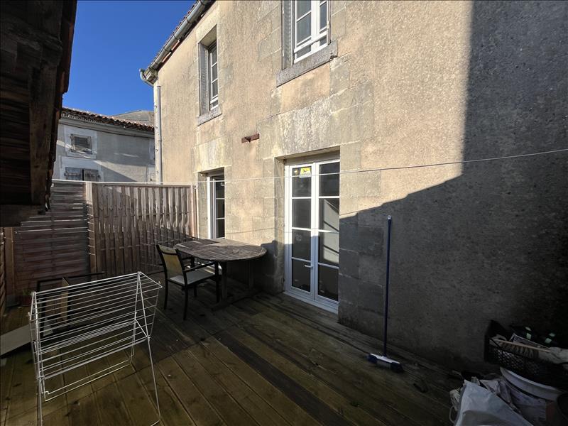 Vente Immeuble Barbezieux-Saint-Hilaire - -  155 m² - (16300)