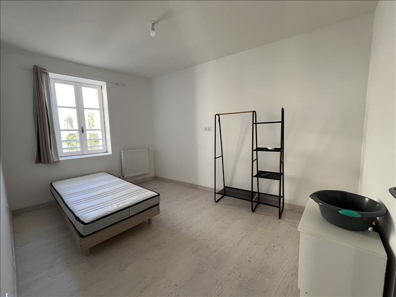 Vente Immeuble Barbezieux-Saint-Hilaire - -  155 m² - (16300)