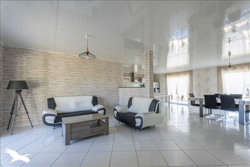 Vente Maison MONTMERAC - 4 pièces -118 m² - (16300)