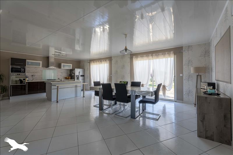 Vente Maison MONTMERAC - 4 pièces -118 m² - (16300)