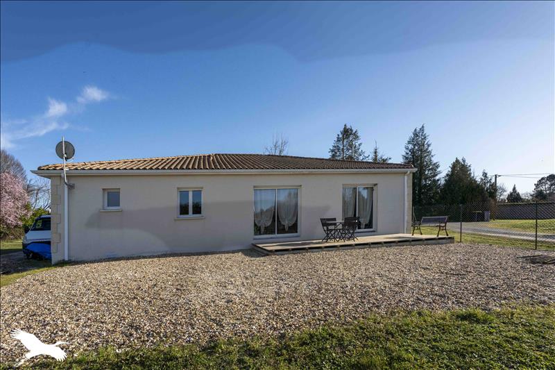 Vente Maison MONTMERAC - 4 pièces -118 m² - (16300)