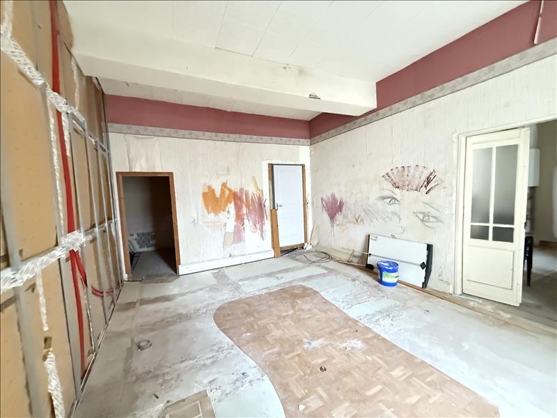 Vente Immeuble Barbezieux-Saint-Hilaire - -  231 m² - (16300)