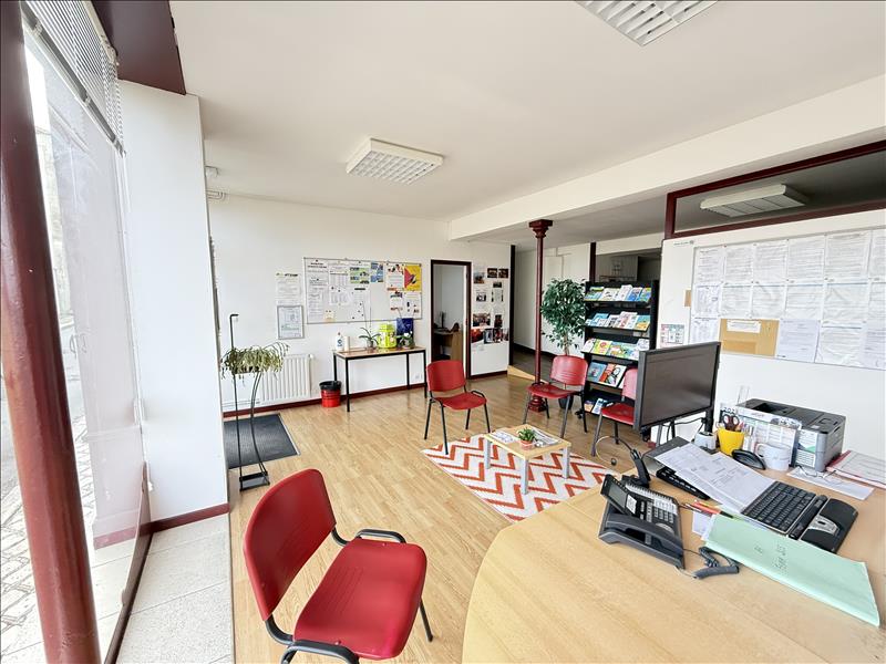 Vente Immeuble Barbezieux-Saint-Hilaire - -  231 m² - (16300)