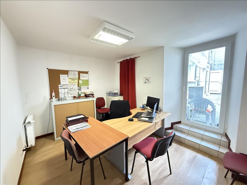 Vente Immeuble Barbezieux-Saint-Hilaire - -  231 m² - (16300)