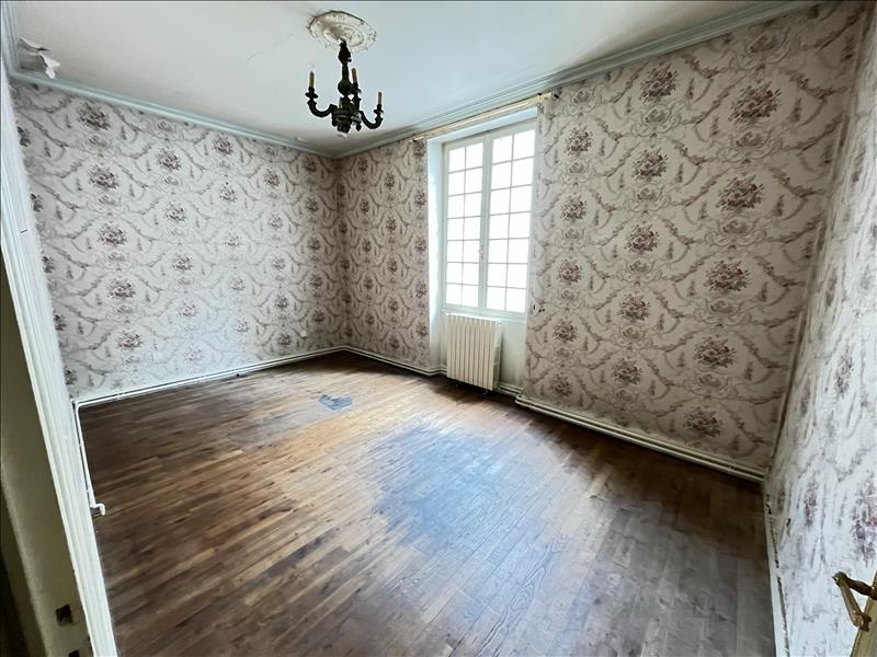 Vente Maison Barbezieux-Saint-Hilaire - 9 pièces -159 m² - (16300)