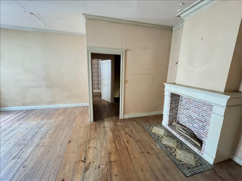 Vente Maison Barbezieux-Saint-Hilaire - 9 pièces -159 m² - (16300)