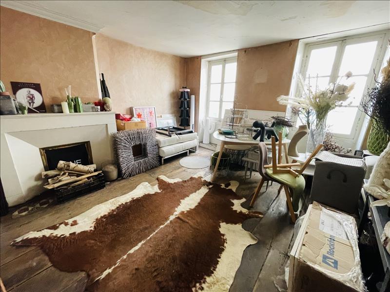 Vente Immeuble Barbezieux-Saint-Hilaire - -  121 m² - (16300)