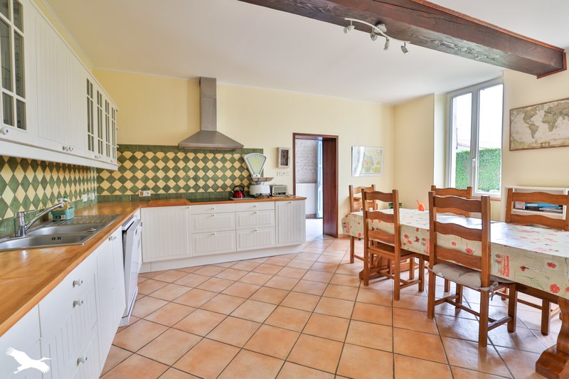 Vente Maison BERNEUIL - 8 pièces -318 m² - (16480)
