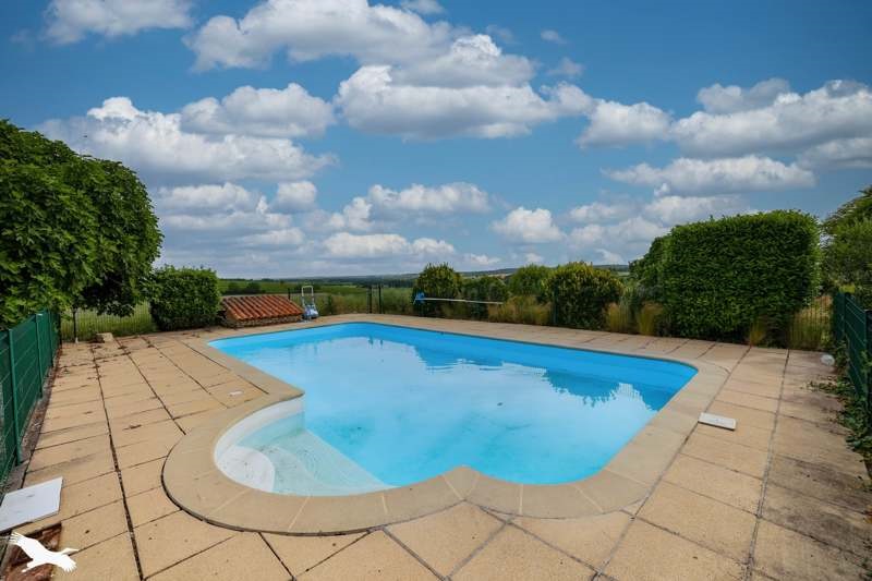 Vente Maison BERNEUIL - 8 pièces -318 m² - (16480)